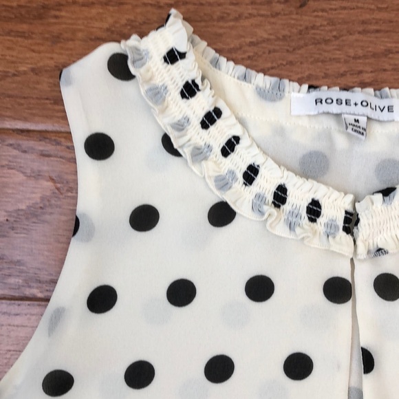 Flirty Blouse - Picture 4 of 4